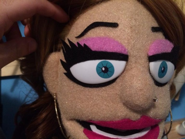 Roxie the video vixen. • James Kemp Puppets